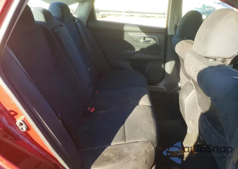 2015 Nissan Altima 2.5 из США, поврежденный, VIN 1N4AL3AP7FN349540